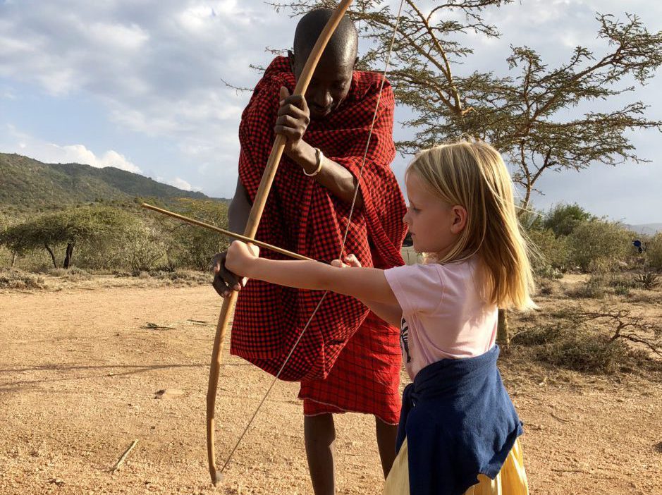 Initiatie pijl en boog bij de Masai in Kenia