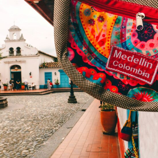 Koloniaal pleintje van Pueblito Paisa in Medellín