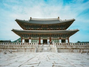 Troonzaal Geunjeongjeon van het Gyeongbokgung-paleis in Seoul