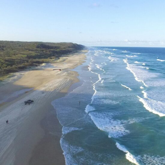 Het strand van K'gari (Fraser Island)