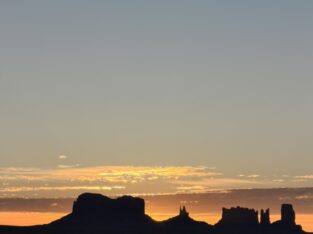Zonsopgang in Monument Valley