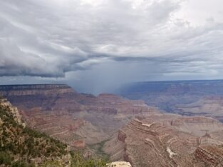 Onweer boven de Grand Canyon