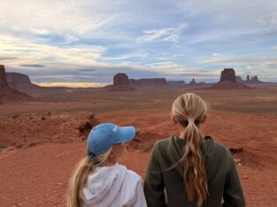 Uitzicht op de buttes van Monument Valley